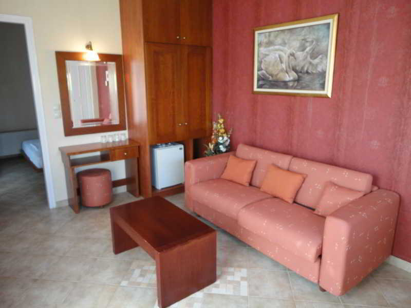 Hotel Cristina Maris Loutraki  Exterior photo